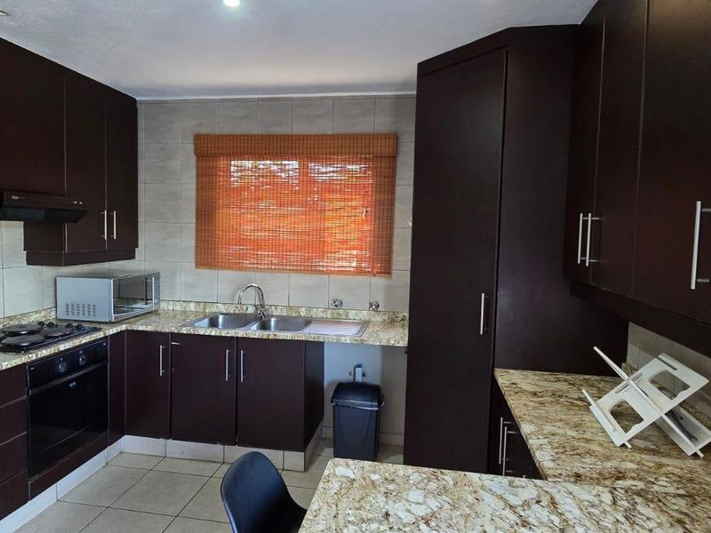 4 Bedroom Townhouse Sun Tara Park - Photo 3