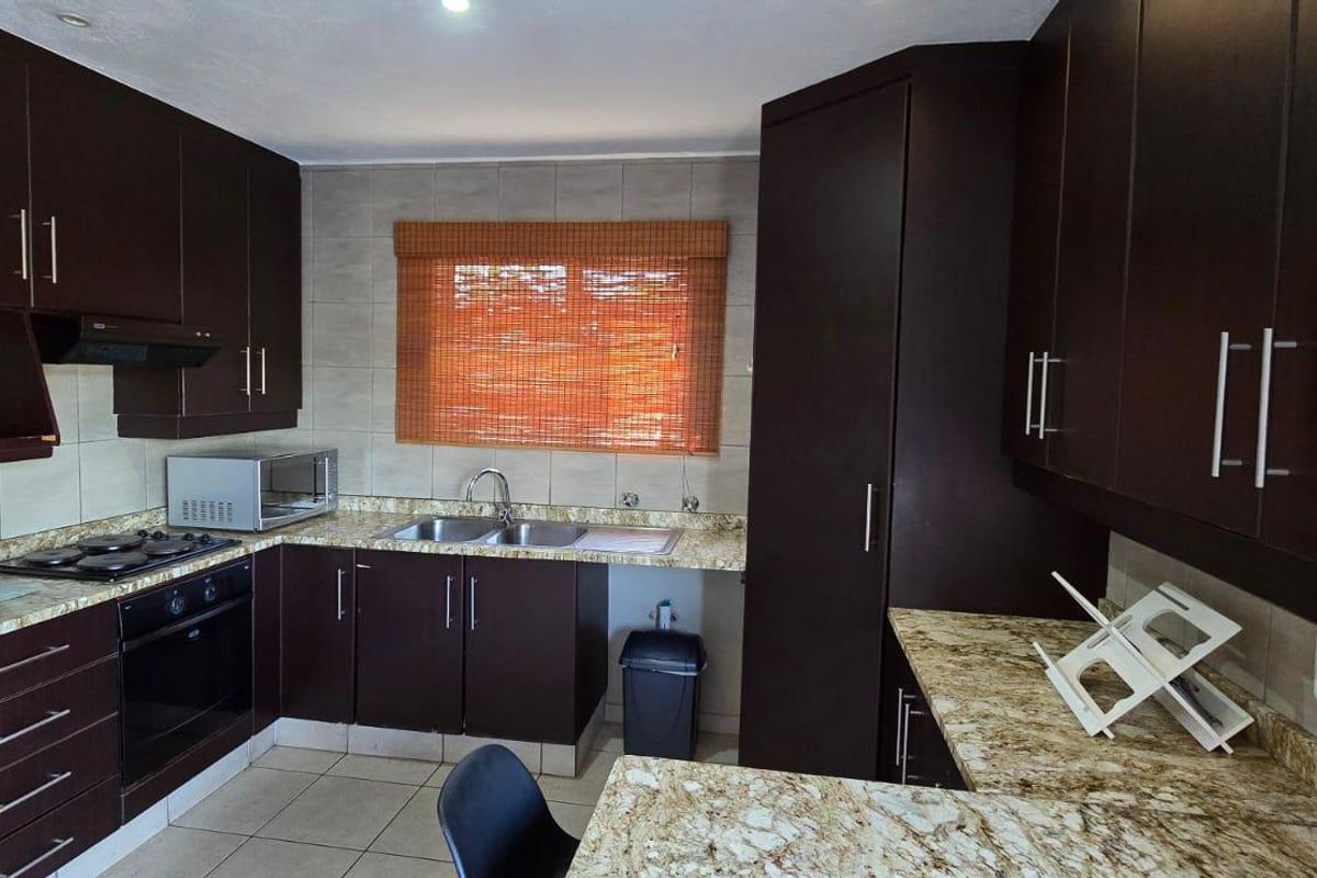 4 Bedroom Townhouse Sun Tara Park - Photo 3