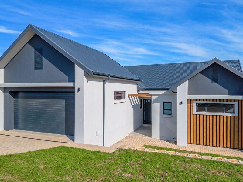 Brand-New 3-Bedroom Single-Storey Home | No Transfer Duty | Outeniquasbosch Wildlife Village - Photo 1