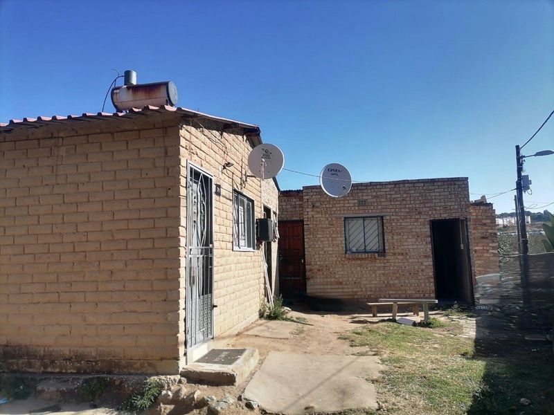 8 Bedroom House for Sale in Cosmo City - Photo 3