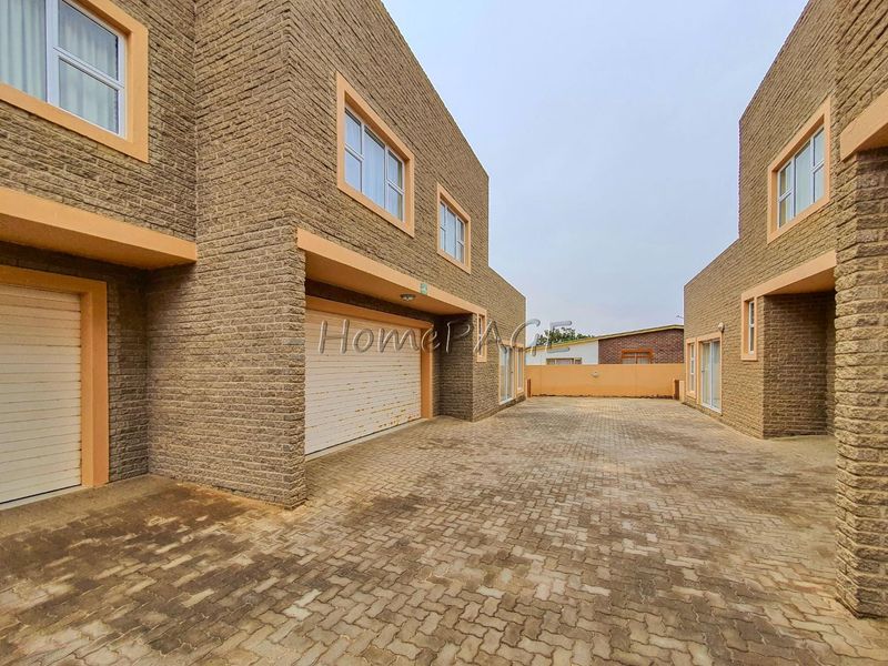 Ext 1, Henties Bay:  3 Bedr Townhouse is for Sale - Photo 4