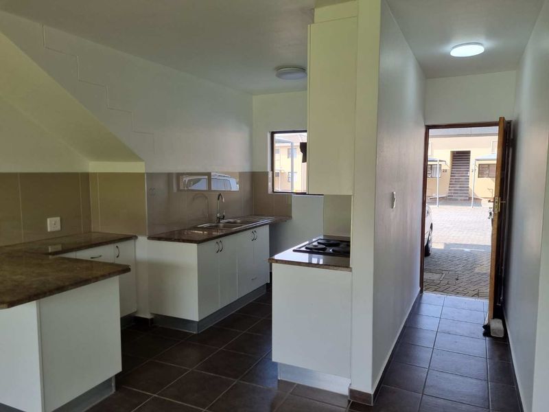 Experience this Delightful, Stylish Ground Floor Apartment in the hart of Gonubie. - Photo 8