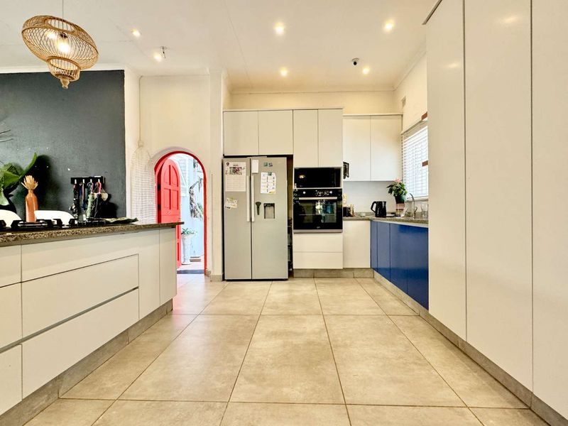 Hendra Estates - Stunning, Level Home With Large Income Generating 3 Bedroom Flatlet For Sale In Glen Anil! - Photo 6