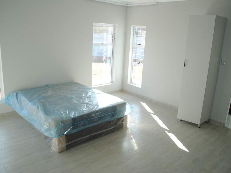 Newly Built this Lovely, Modern, Immaculate spacious Family home - Photo 10