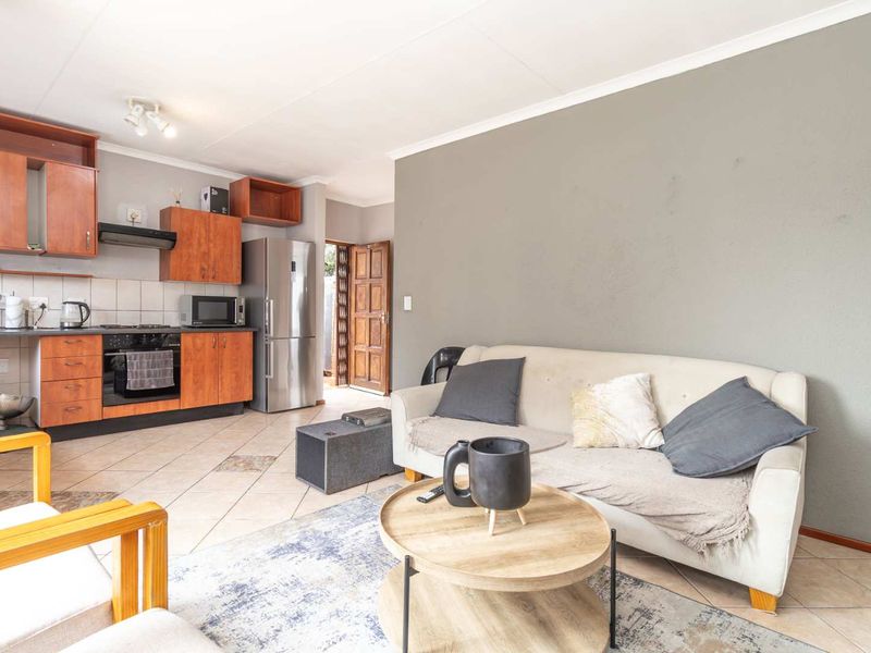 RENOVATED & READY FOR OCCUPATION - Photo 6