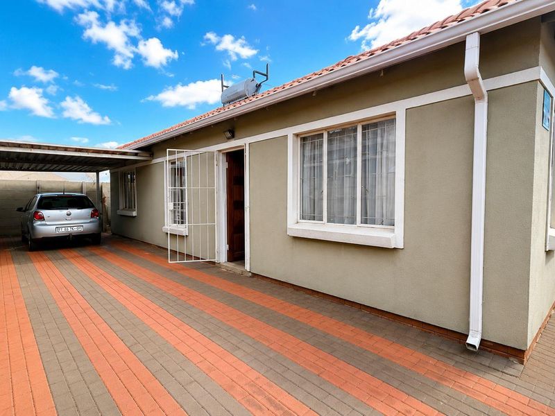 Beautiful 3-Bedroom Home for Sale in Leopard Rest - Photo 3