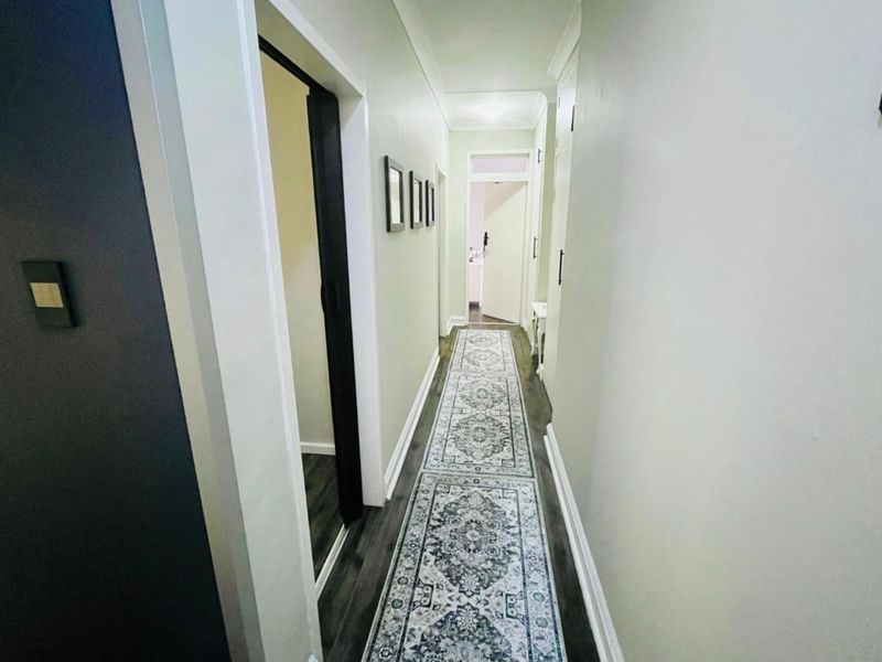 Your Dream 3 Bedroom Home In South Crest Awaits-Move In, Unpack, Enjoy. - Photo 5