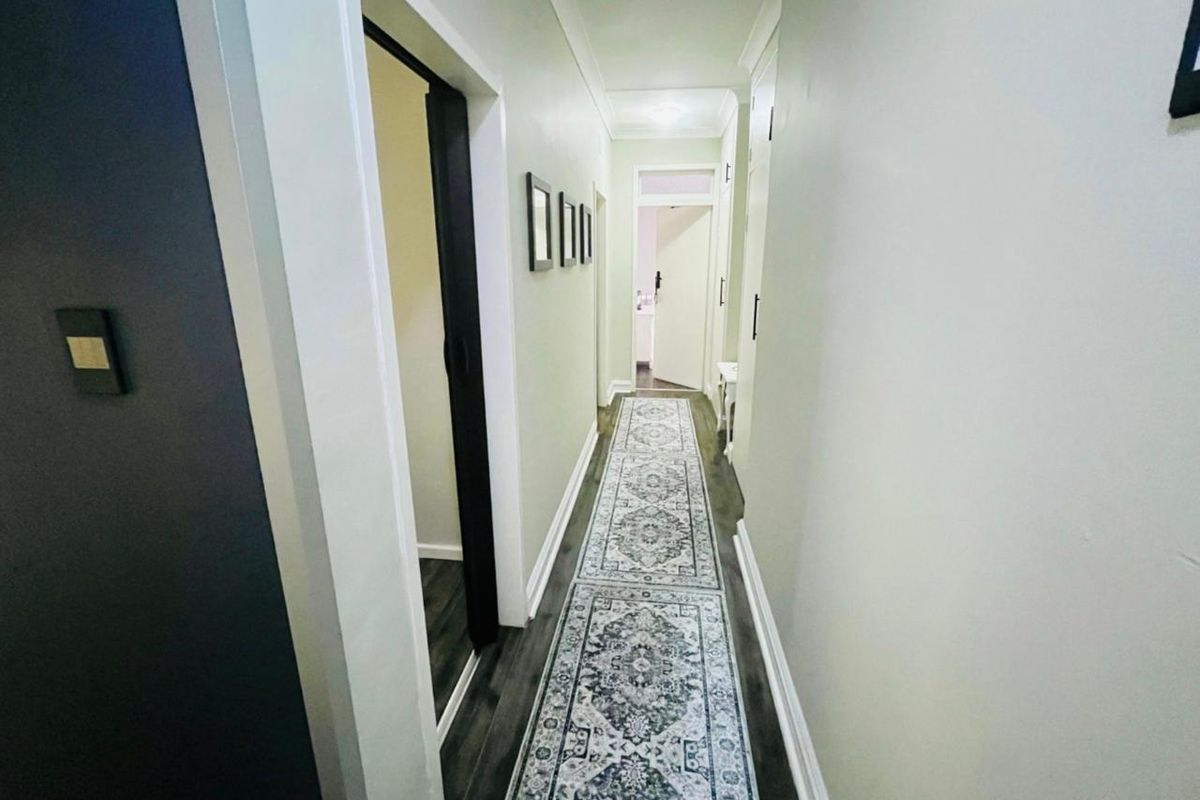 Your Dream 3 Bedroom Home In South Crest Awaits-Move In, Unpack, Enjoy. - Photo 5