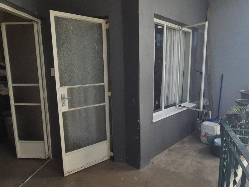 FOR SALE 1 BEDROOM IN WINDHOEK CENTRAL - Photo 6