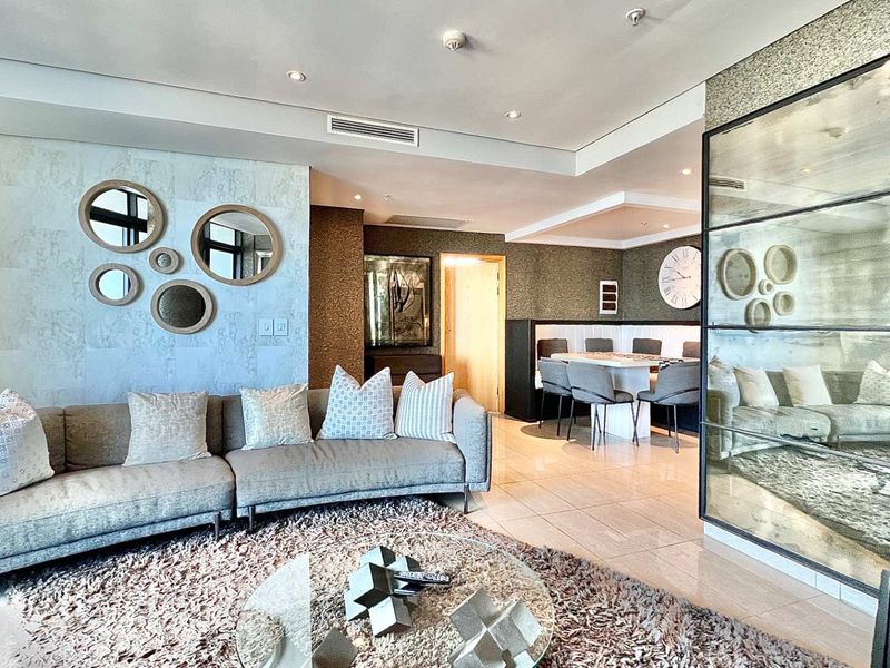 2 BEDROOM | 2 BATHROOM APARTMENT - Photo 4