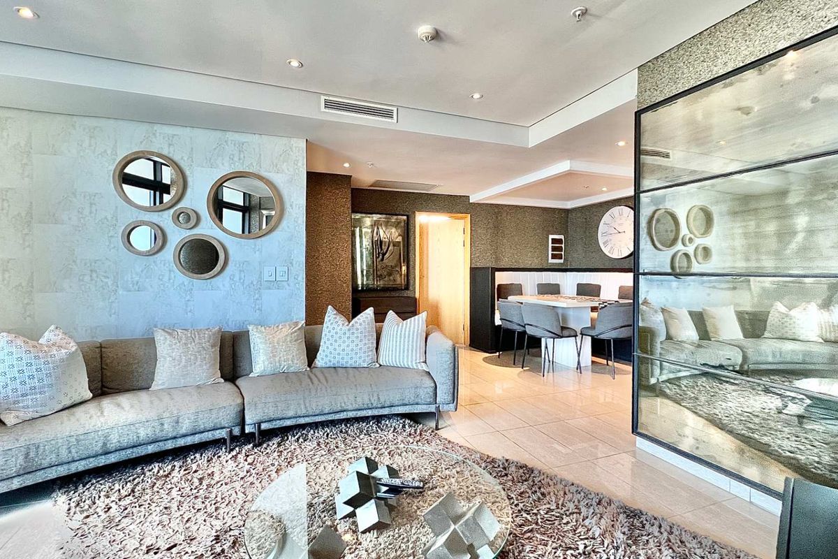 2 BEDROOM | 2 BATHROOM APARTMENT - Photo 4