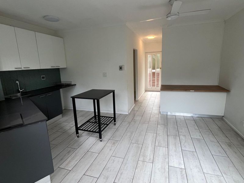 1 Bedroom apartment high up in Tamboerskloof (c) - Photo 2