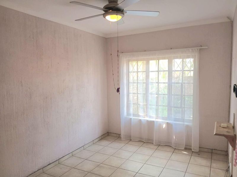 Spacious 3-Bedroom Apartment in Secure Complex (SOLE MANDATE) - Photo 7