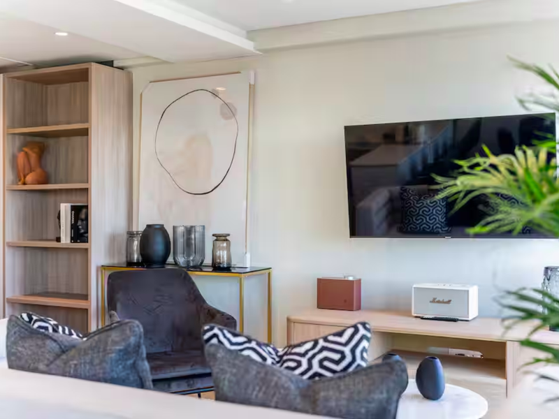 Duplex of dreams with views from every window! - Photo 6