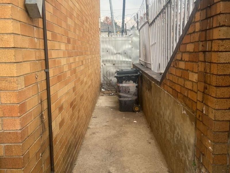 Commercial Property For Sale in Johannesburg. - Photo 5