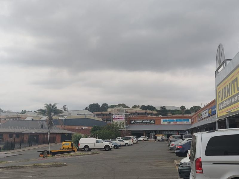 Rev Up Your Business in Vibrant Halfway House! - Photo 4