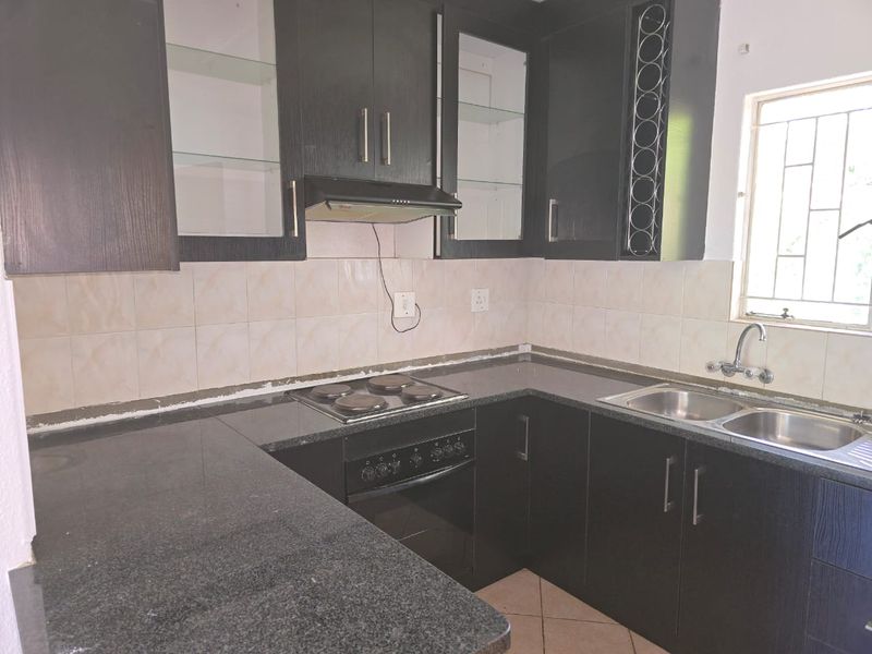 Two bedroom apartment in Parkdene Boksburg - Photo 6