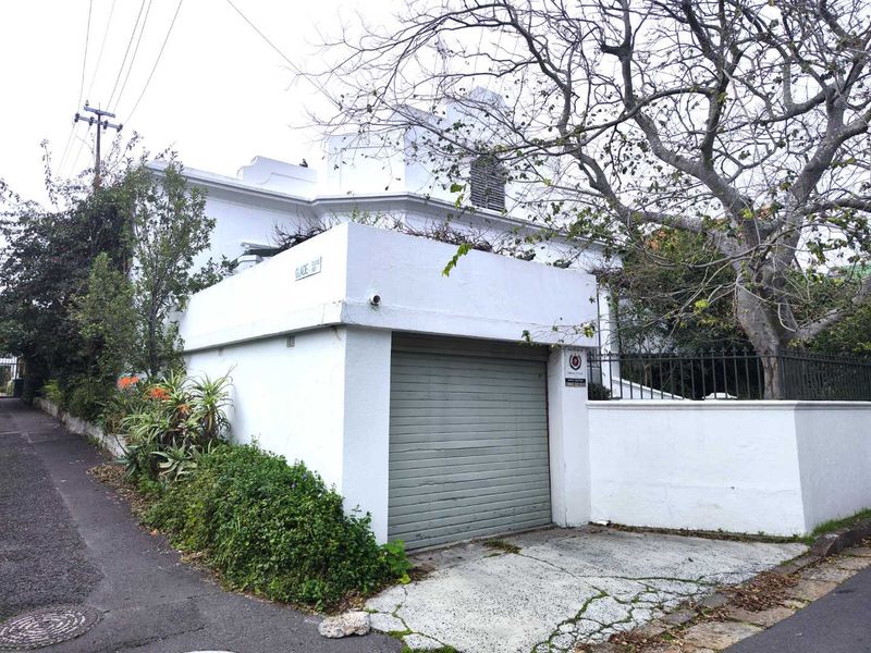Spacious 2 bedroom home with office space in Rondebosch - Photo 2