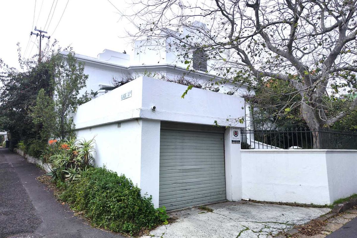 Spacious 2 bedroom home with office space in Rondebosch - Photo 2