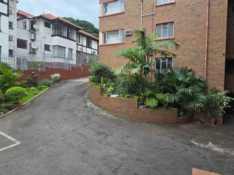 Great Location and Affordable - Photo 2