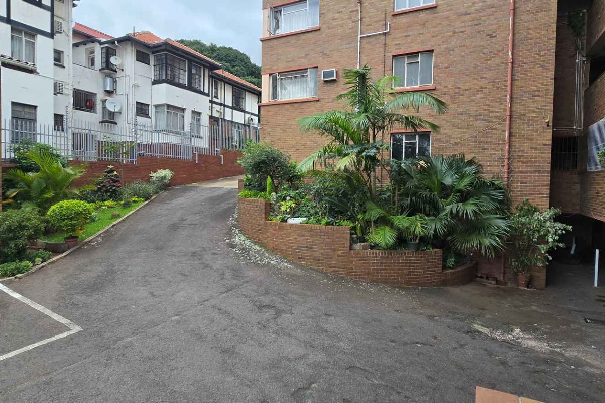 Great Location and Affordable - Photo 2