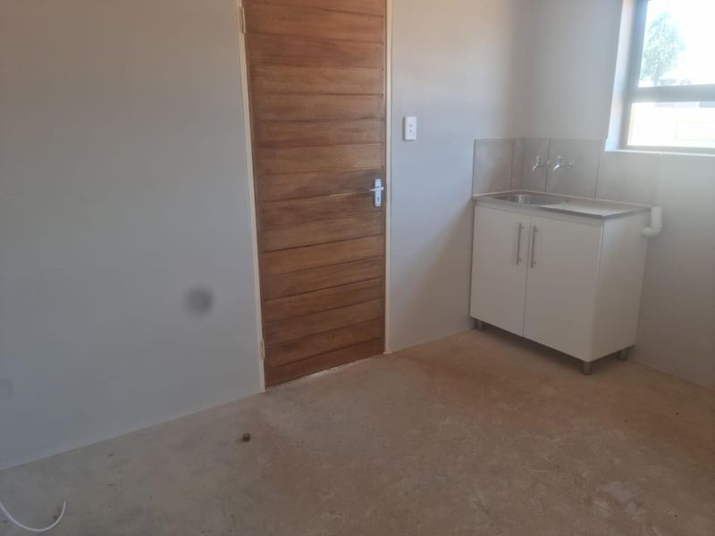 New Modder R 679 025!- New 2 bed ,1 bath - Photo 8