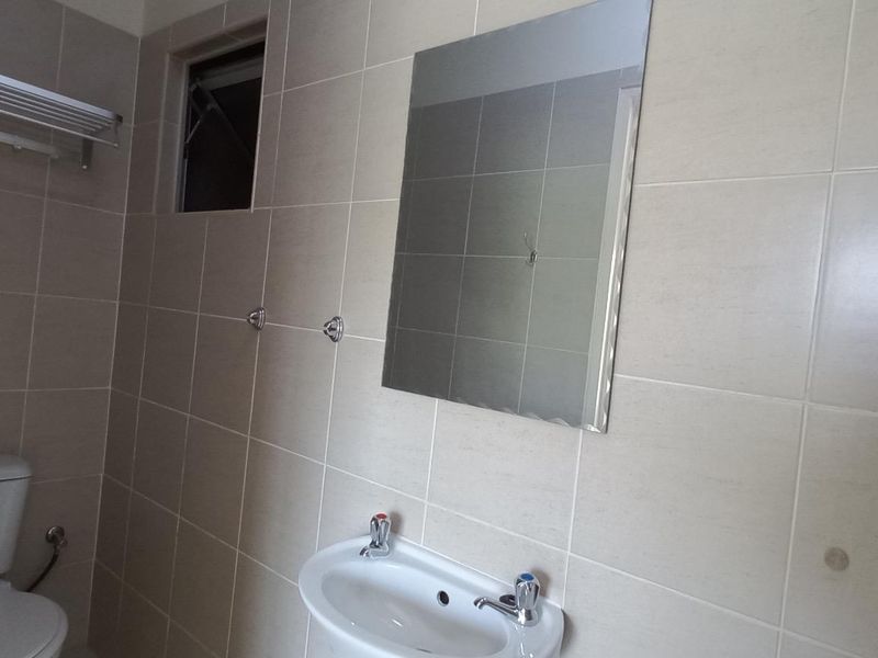 2 Bedroom Apartment For Sale - Photo 9