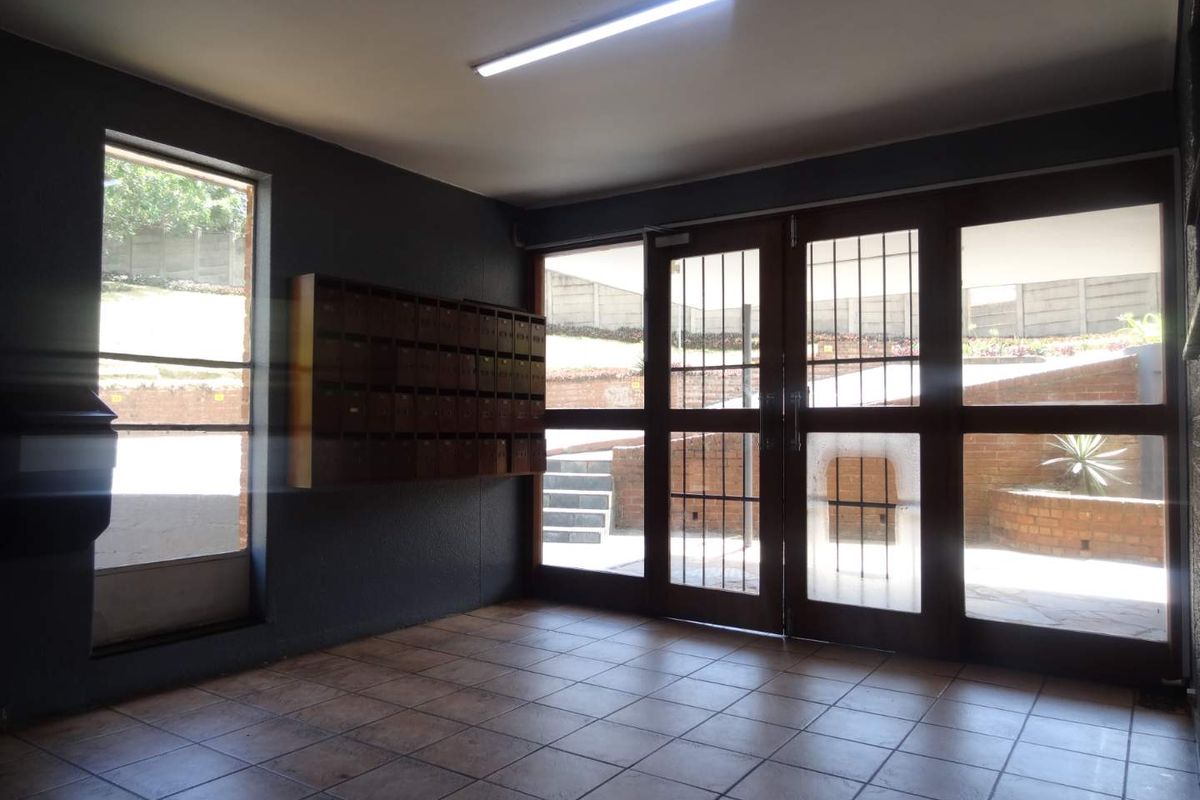 2.5 Bedroom Apartment for Sale - Photo 4