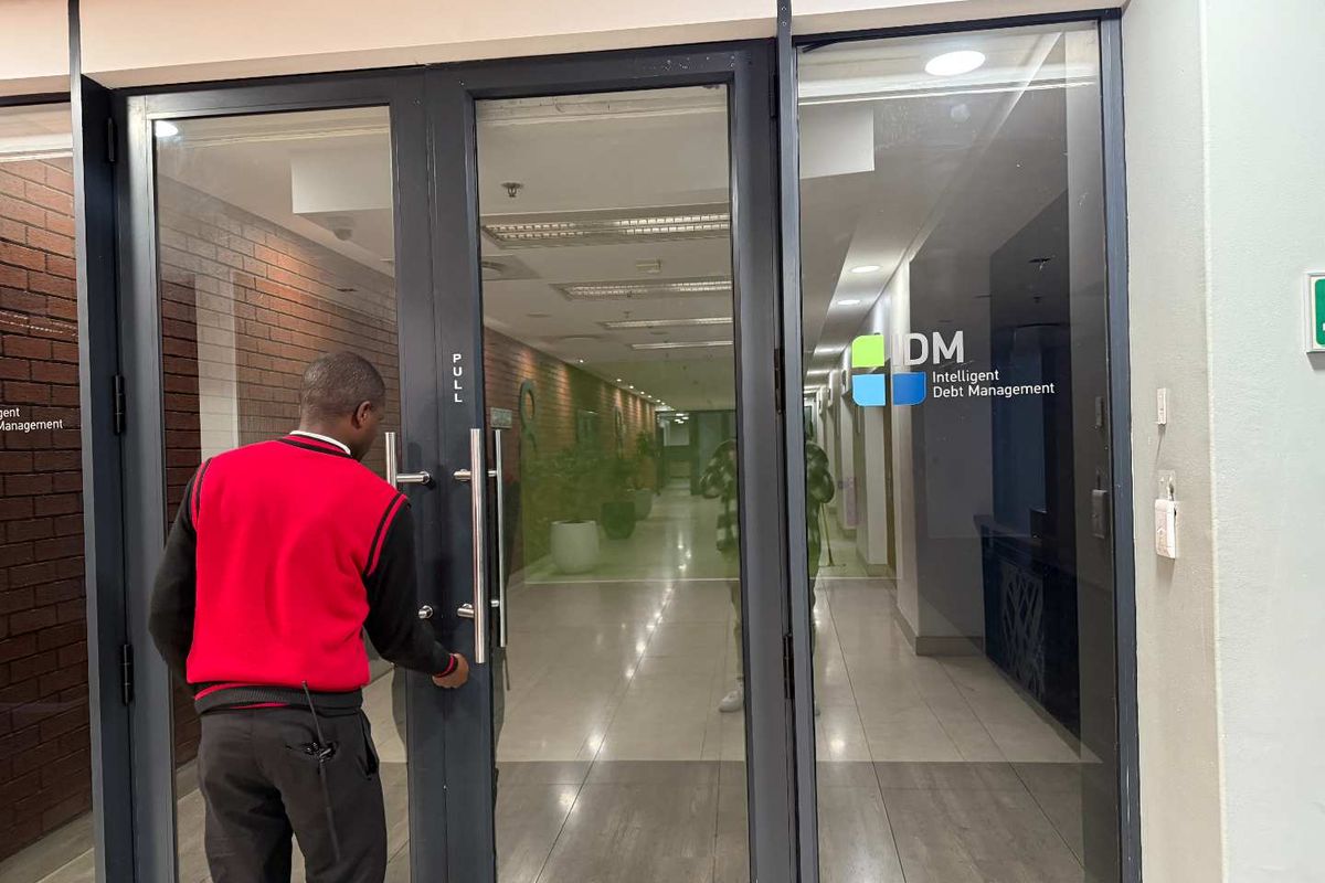 Move in ready 3149m2 office to let - Photo 3