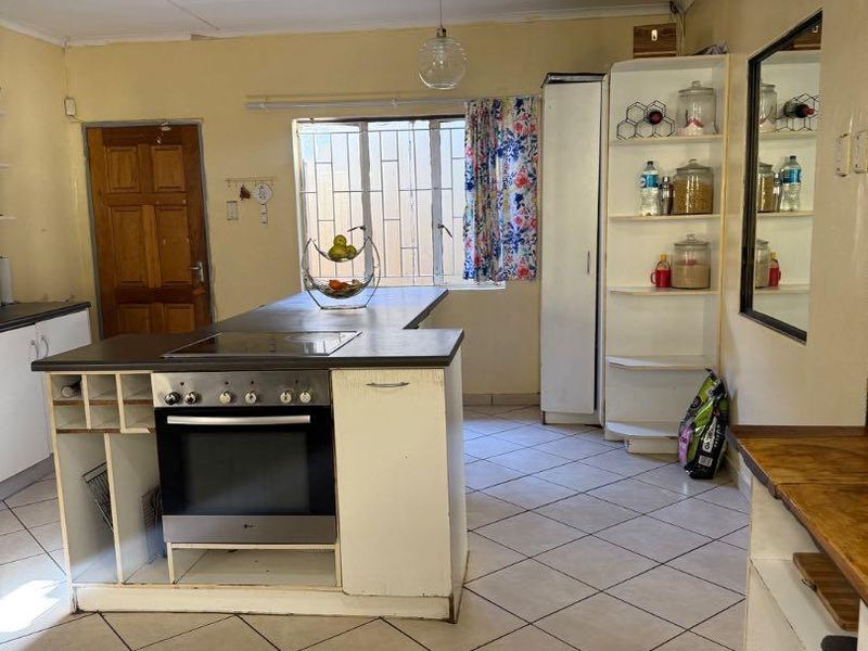 House for Sale Hochland Park Tauben Glen - Photo 10