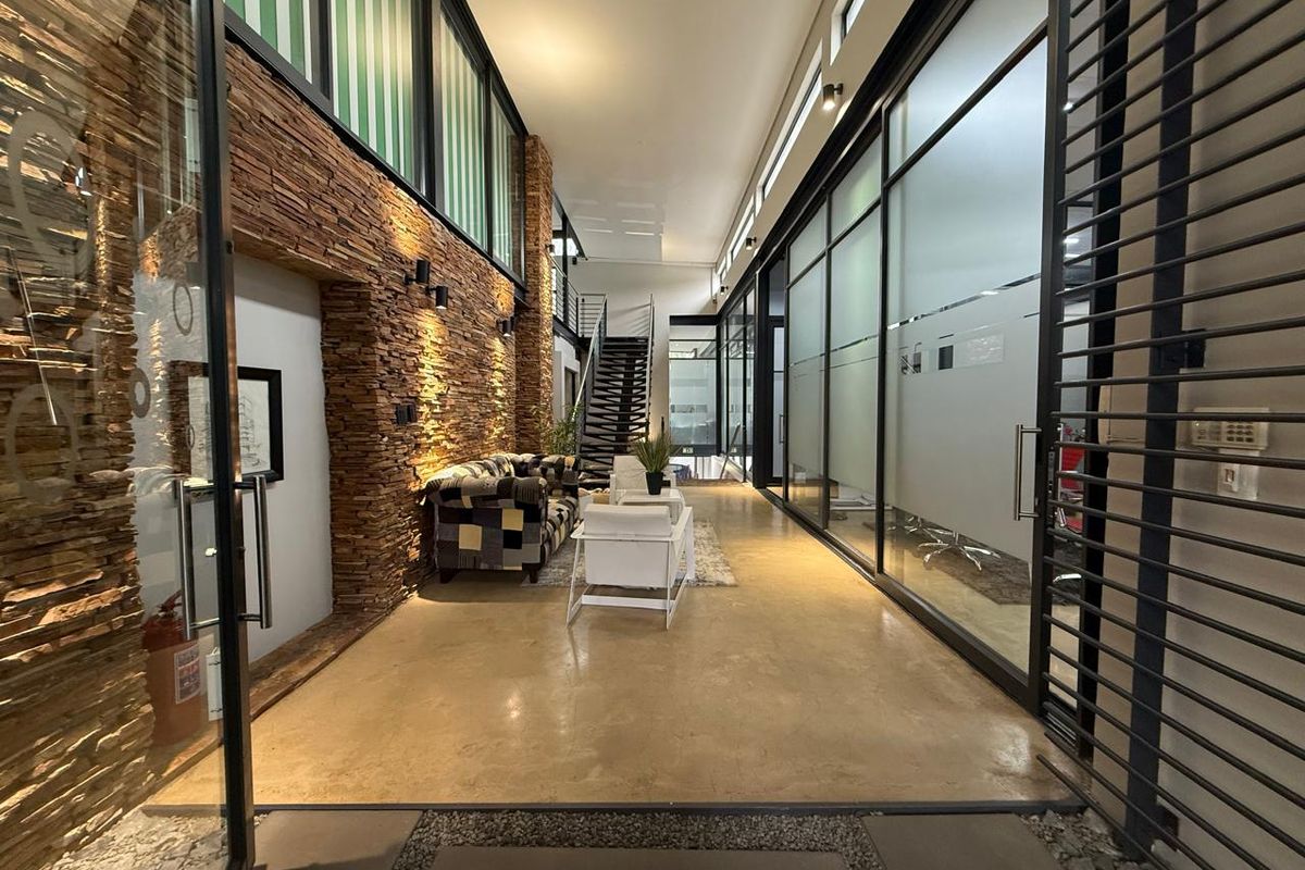 141 Jan Smuts – Ground Floor Stunning Creative Space to Let - Photo 3