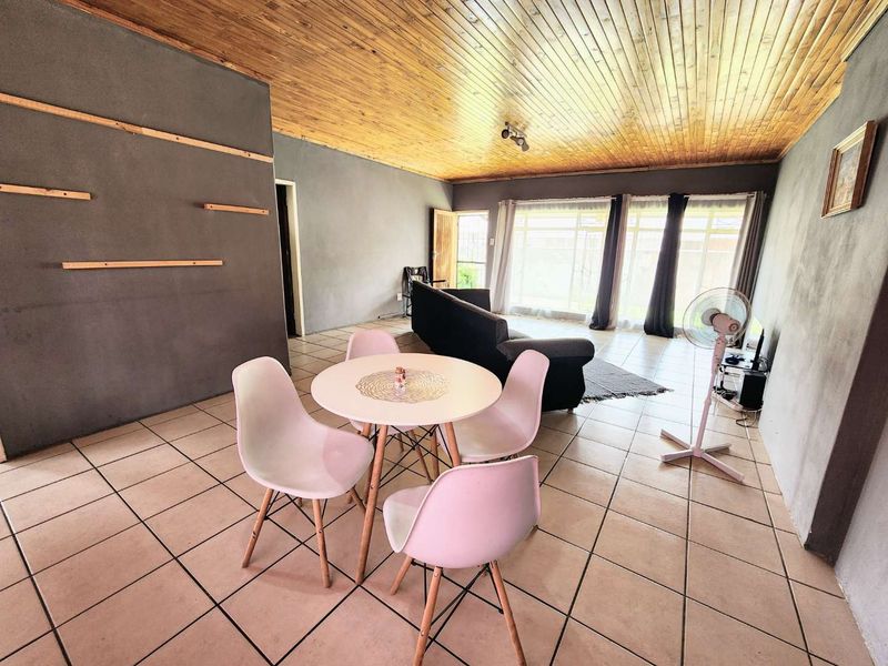 Unbeatable Triple-Income Investment: R26,000 Monthly Potential in One Prime Location - Photo 6