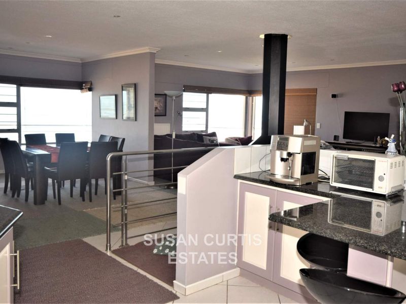 Beachfront Home - Photo 10