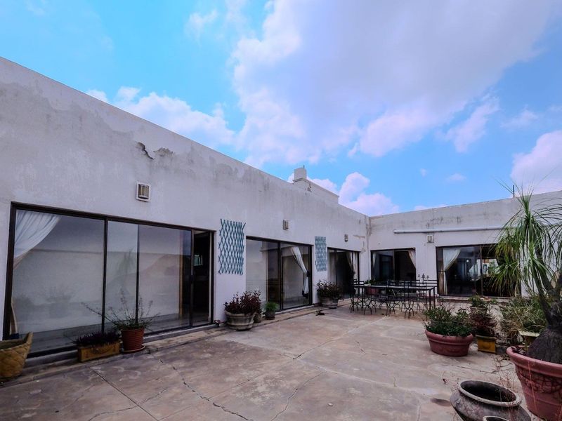 Perfect Penthouse in this Heritage Complex "Gleneagles" with Views! - Photo 3