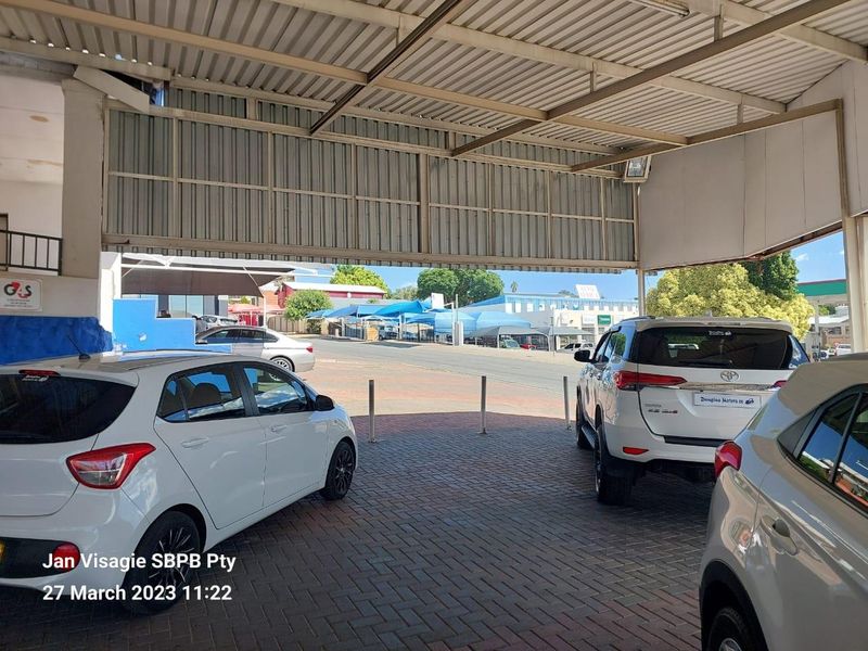 FOR SALE - Prime Location next to Hosea Kutako Drive - Photo 6