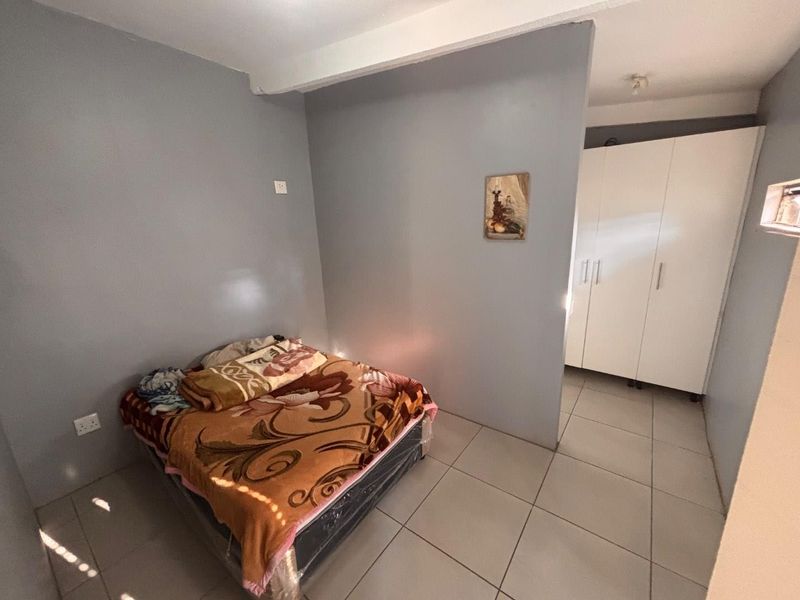 1 Bedroom Bachelor up for Rental - Photo 6