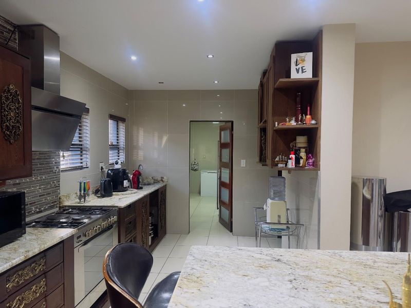 4 Bedroom House For sale in Valley View Estate - Photo 7