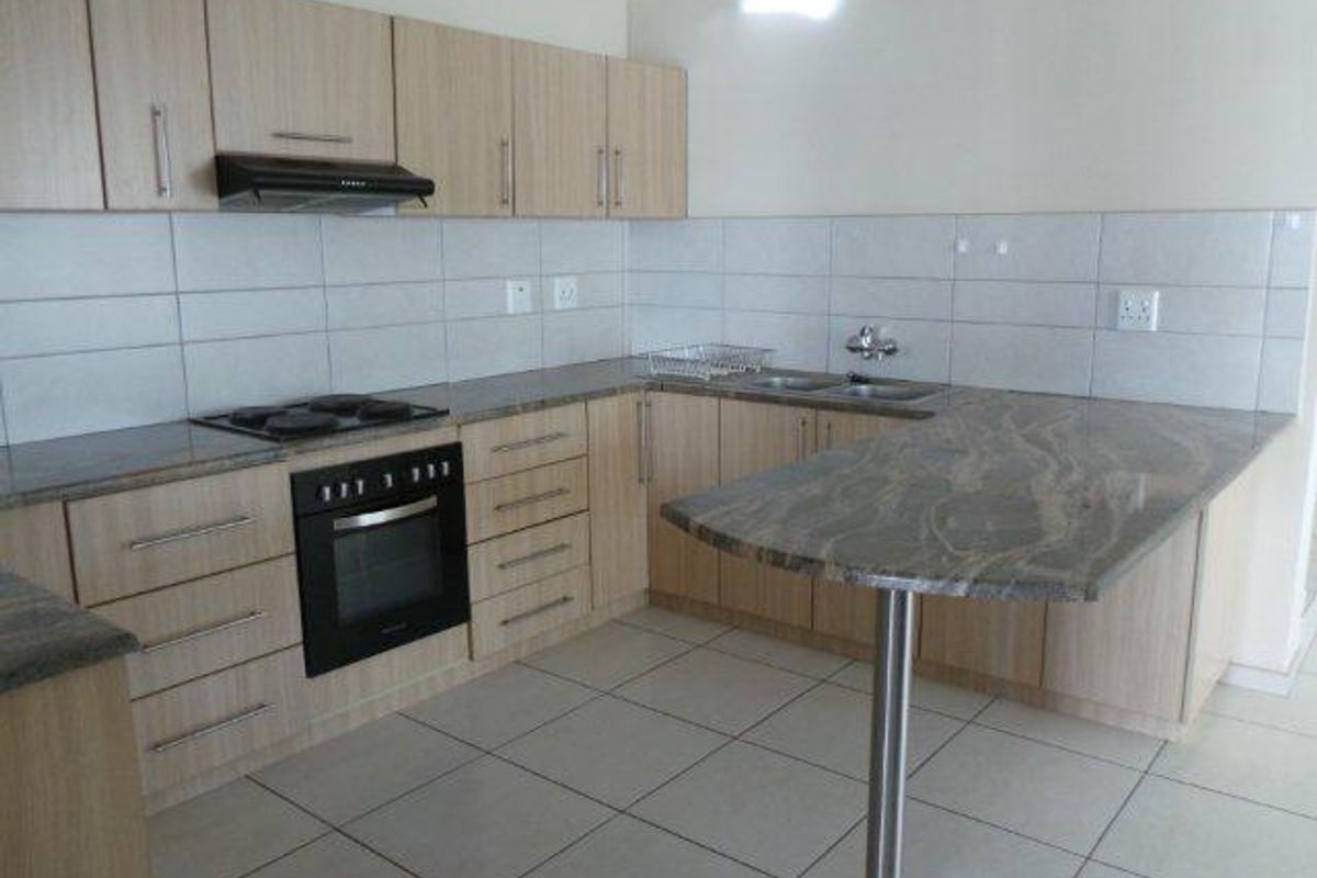 Spacious Duplex Town House close to Municipality - Photo 3