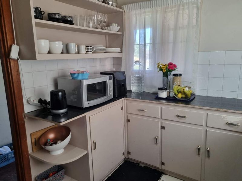 Charming and Secure Apartment in Southernwood - Photo 5