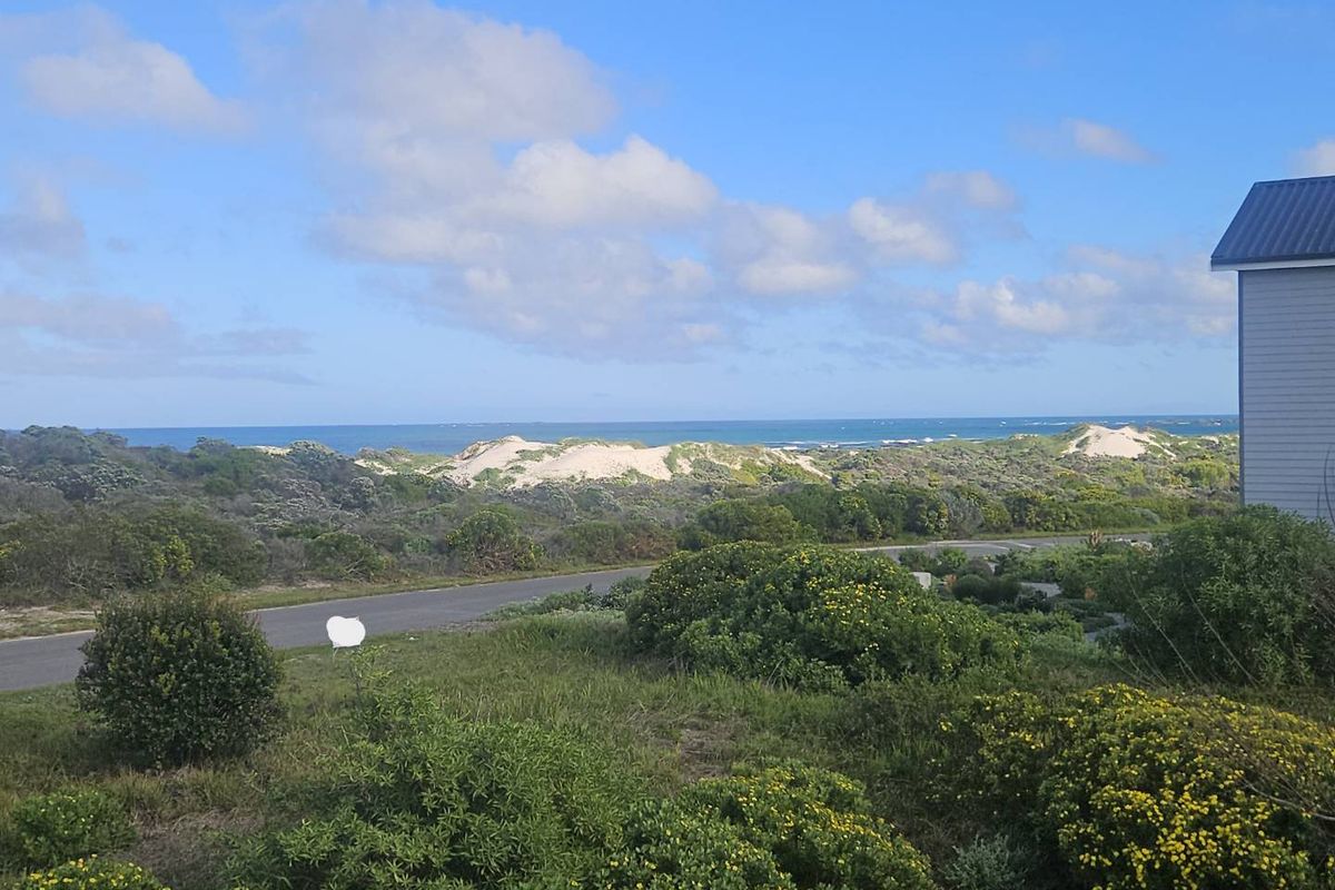 Prime Coastal Stand – Walking Distance to the Beach - Photo 4