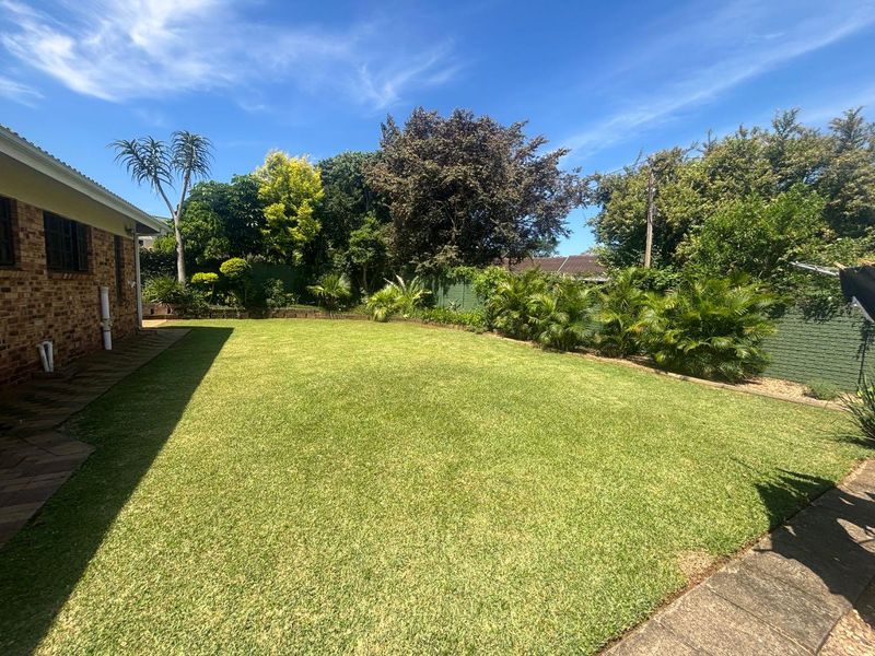 Charming 3-Bedroom Townhouse in Peaceful Gillitts – Ideal Family Living - Photo 5