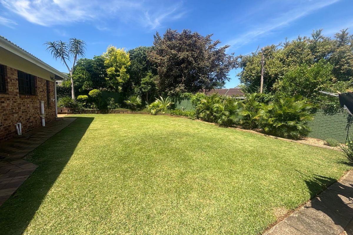 Charming 3-Bedroom Townhouse in Peaceful Gillitts – Ideal Family Living - Photo 5