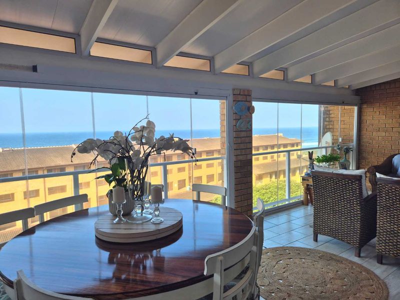 Stunning Beachfront Modern Apartment with Seamless Indoor-Outdoor Living - Photo 2