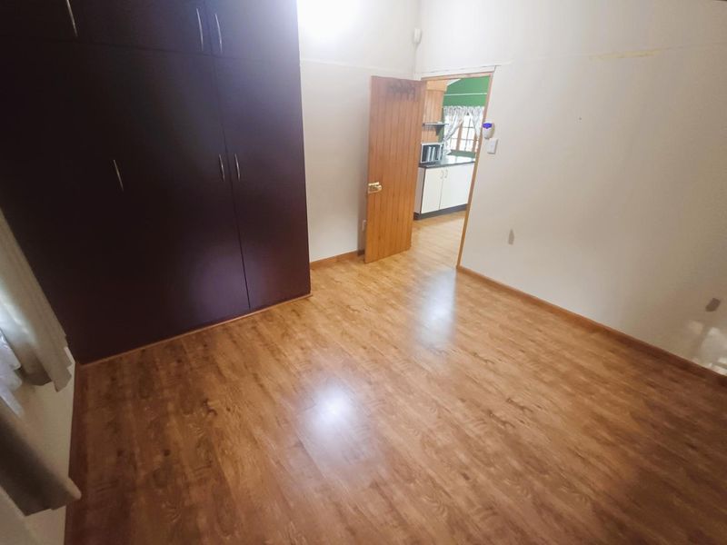FOR RENT  |  Bothas Hill  |  2 Bedroom Garden Cabin - Photo 9