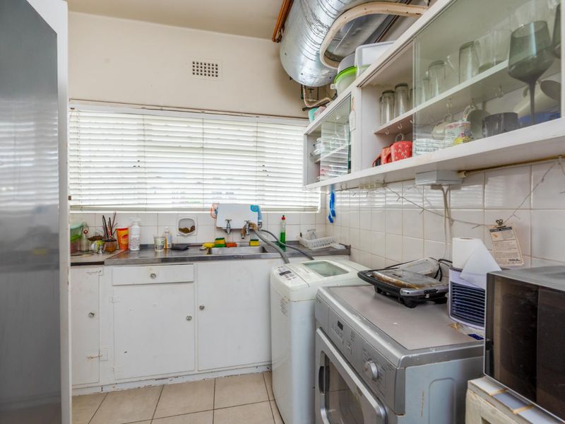 Spacious First-Floor Apartment with Mountain Views - Photo 7