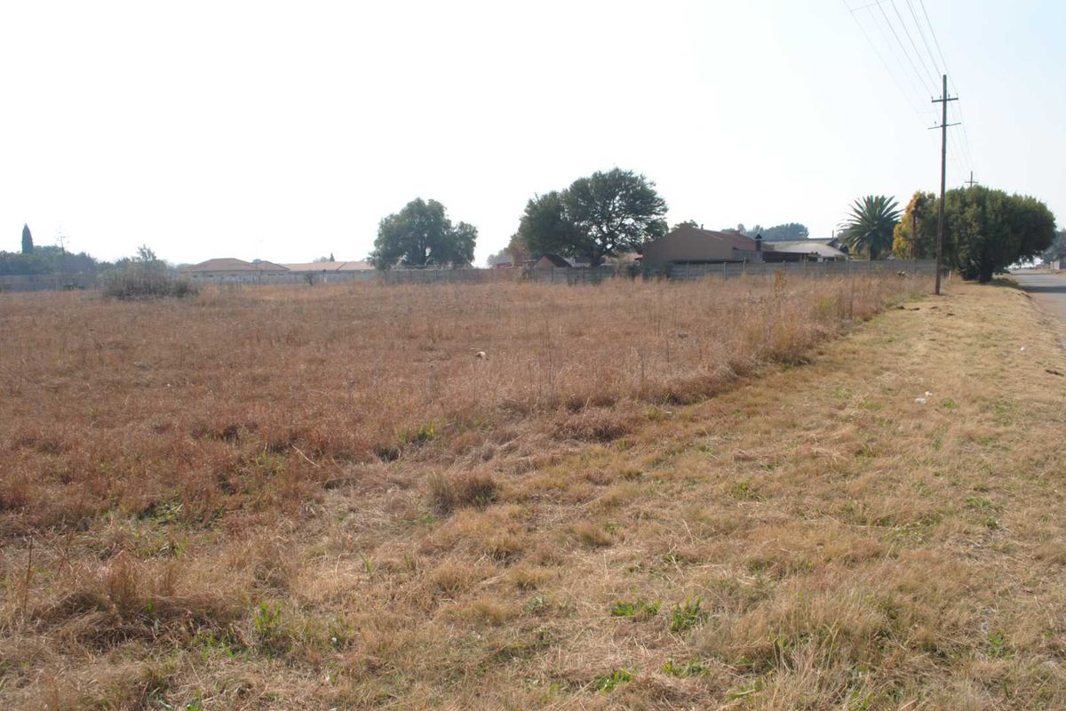 Vacant stand in the well sought after suburb of Midvaal - Photo 4