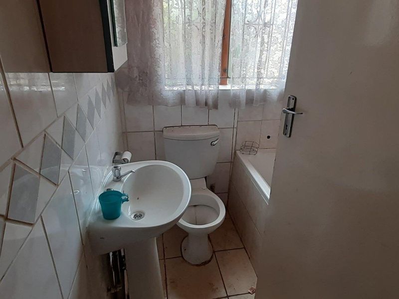 Great Low Maintenace Start up Home !!! - Photo 7