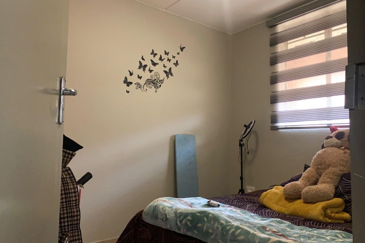 Secure Living: 2-Bedroom Apartment Close to Amenities - Photo 5