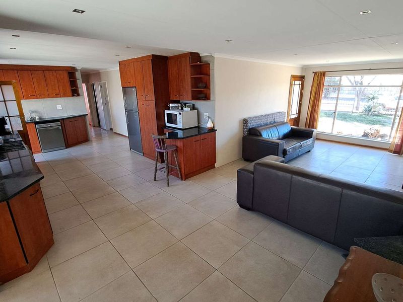 Prime Investment Near UFS: High-Yield Rental Potential! - Photo 5