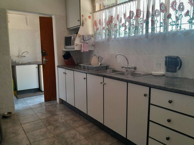 5 Bedroom Family Home in cul-de-suc - Photo 6